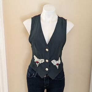 Vintage 90s hunter green vest with faux crochet pockets size S